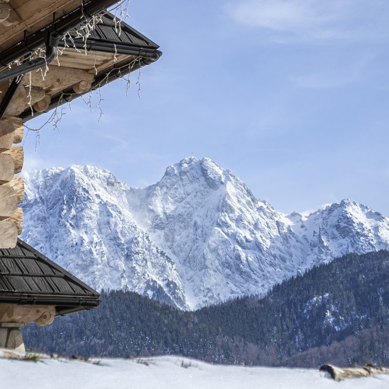 Wierchowa Chata Kościelisko dom góralski z widokiem na Tatry 93