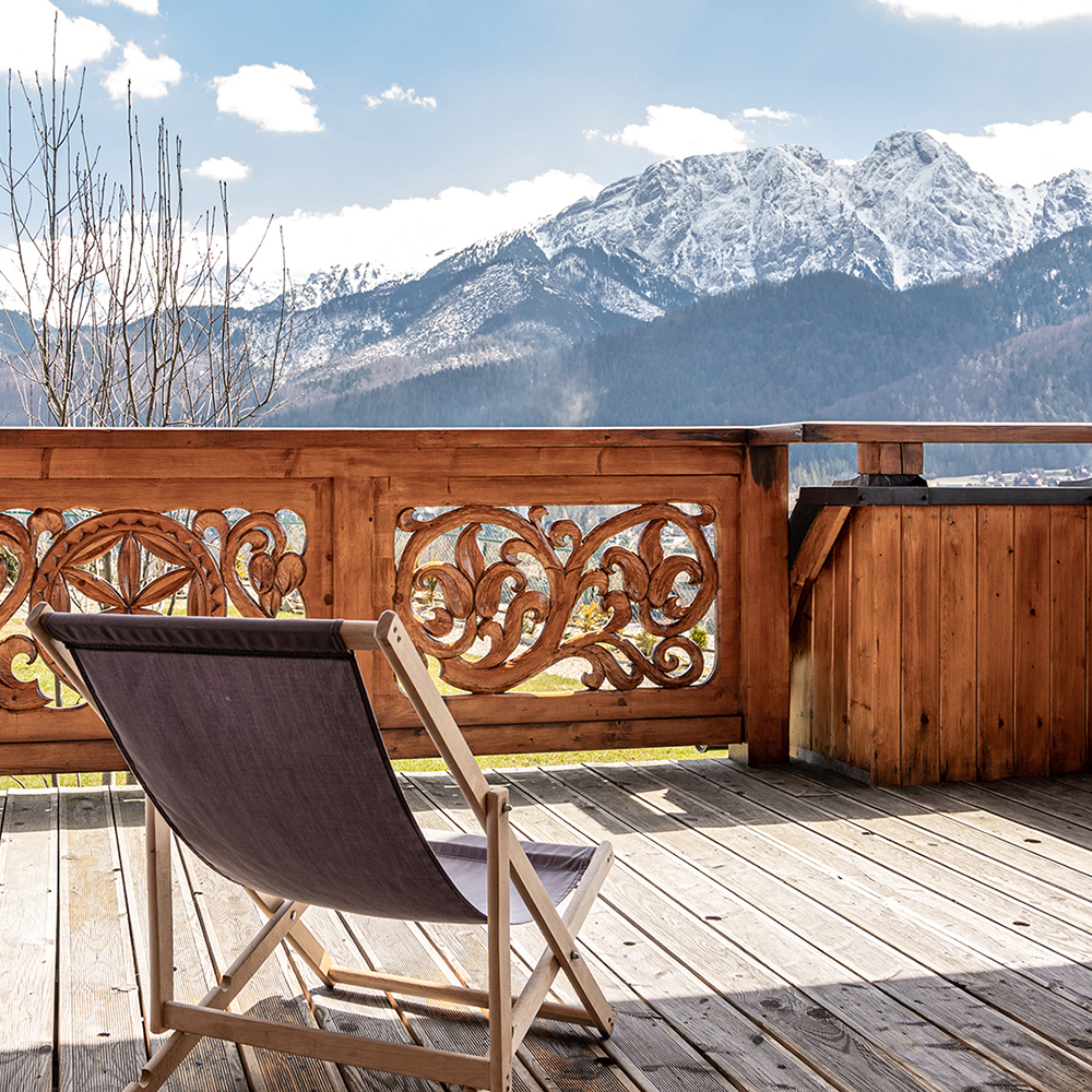 Wierchowa Chata Kościelisko dom góralski z widokiem na Tatry 2